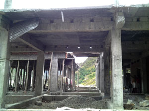 Badrinath Ashram Construction 1 (click image to enlarge)