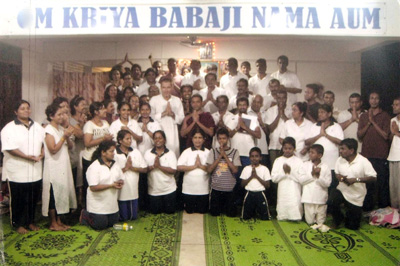 அக்டோபர் 22-23, 2011 தீட்சை கருத்தரங்கத்தில் 40 சிங்களவர்களும்; 19 தமிழர்களும் கலந்து கொண்டனர்.